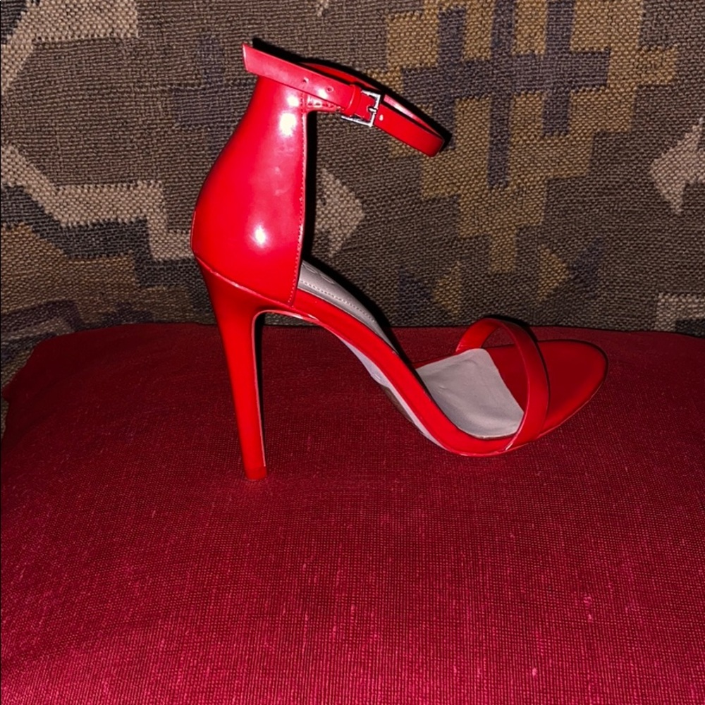 Sexy and sharp, Aldo 👠 heels!